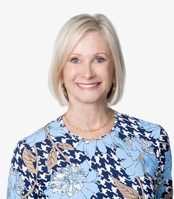 Portrait of Julie Lux, REALTOR®.